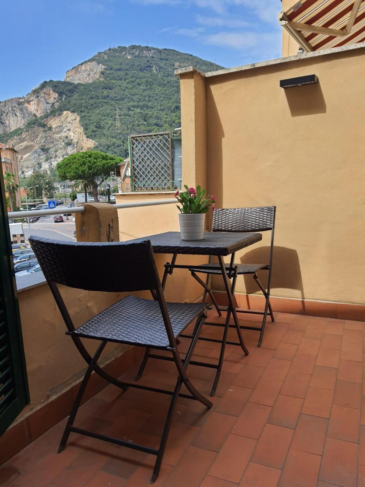Casa Pepita Apartment ฟีนาเลลีกูเร ภายนอก รูปภาพ